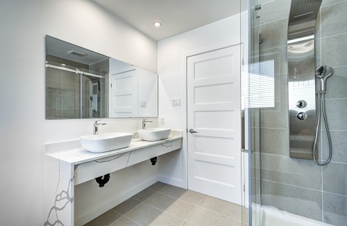 Master Bathroom - 12 Av. Hillside, Pointe-Claire, QC - Indoor Photo Showing Bathroom