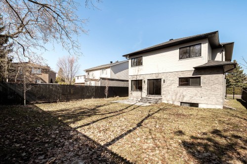 Courtyard - 12 Av. Hillside, Pointe-Claire, QC - Outdoor