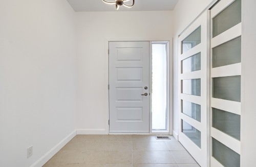 Mud Room - 12 Av. Hillside, Pointe-Claire, QC - Indoor Photo Showing Other Room