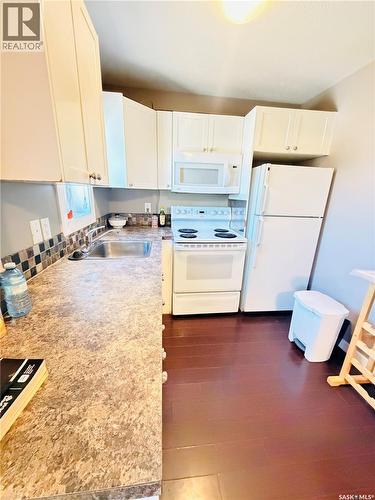 2119 Lorne Street, Regina, SK - Indoor Photo Showing Kitchen