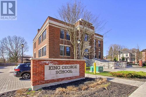 203 - 400 PARK AVENUE  Newmarket, ON L3Y 1V8