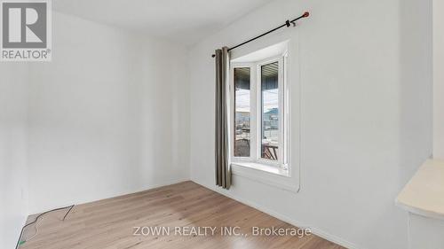 111 Hillyard Street, Hamilton, ON - Indoor Photo Showing Other Room