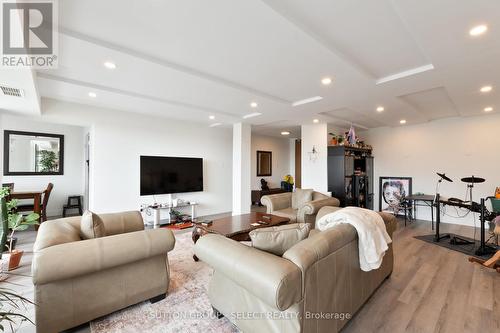 1207 - 380 King Street, London East (East K), ON - Indoor Photo Showing Living Room