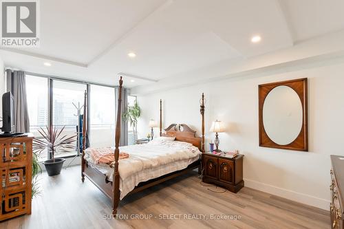 1207 - 380 King Street, London East (East K), ON - Indoor Photo Showing Bedroom
