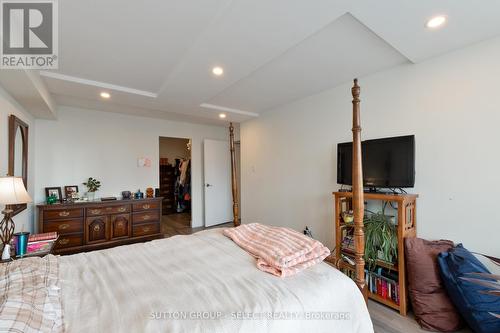 1207 - 380 King Street, London East (East K), ON - Indoor Photo Showing Bedroom