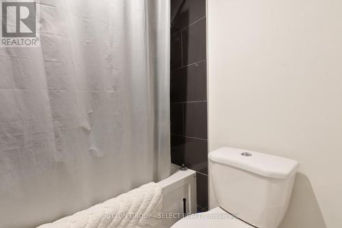 1207 - 380 King Street, London East (East K), ON - Indoor Photo Showing Bathroom