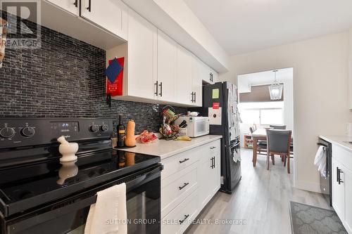 1207 - 380 King Street, London East (East K), ON - Indoor Photo Showing Kitchen