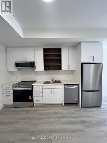 44 Everett Common, St. Catharines, ON - Indoor Photo Showing Kitchen