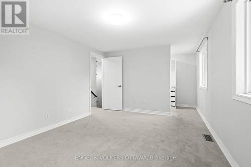 1540 Mimosa Avenue, Ottawa, ON - Indoor Photo Showing Other Room