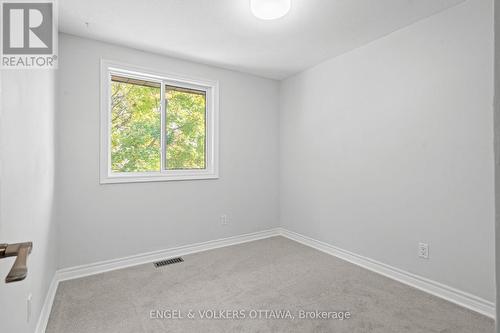 1540 Mimosa Avenue, Ottawa, ON - Indoor Photo Showing Other Room