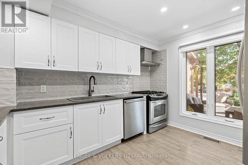 1540 Mimosa Avenue, Ottawa, ON - Indoor Photo Showing Kitchen With Upgraded Kitchen