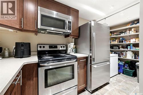 3013 Grant Road, Regina, SK - Indoor Photo Showing Kitchen With Stainless Steel Kitchen