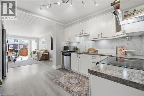 69 Houghton Avenue S, Hamilton, ON - Indoor Photo Showing Kitchen With Upgraded Kitchen