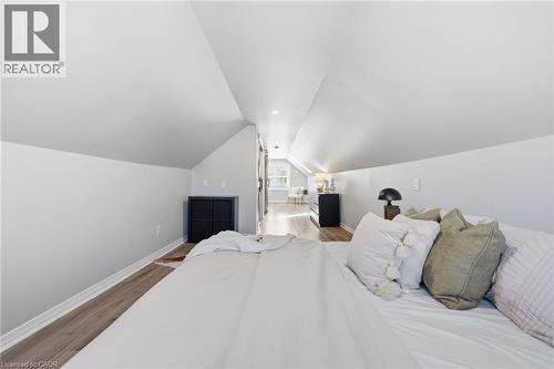 69 Houghton Avenue S, Hamilton, ON - Indoor Photo Showing Bedroom