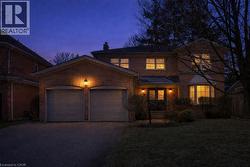 1962 CALGARY Court  Mississauga, ON L5H 4J1