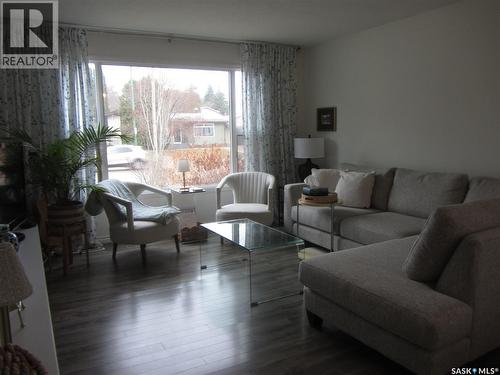 1802 Arlington Avenue, Saskatoon, SK - Indoor Photo Showing Living Room