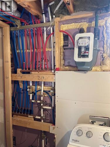 1802 Arlington Avenue, Saskatoon, SK - Indoor Photo Showing Laundry Room