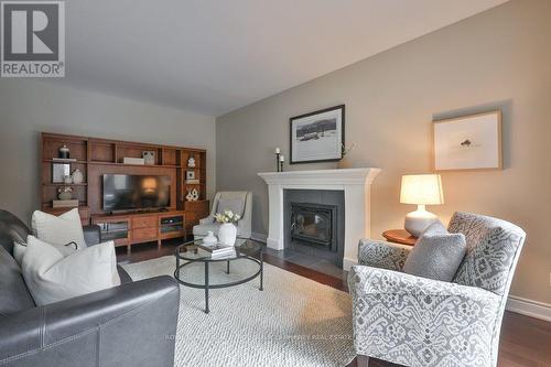 1962 Calgary Court, Mississauga, ON - Indoor Photo Showing Living Room With Fireplace