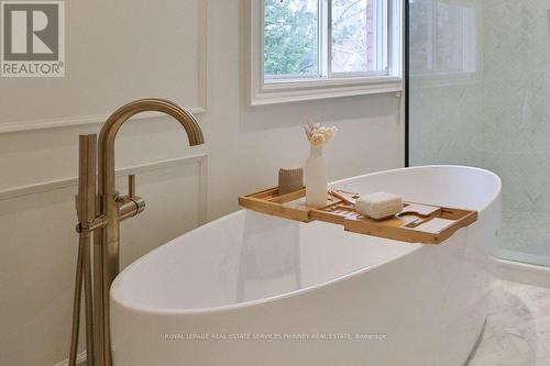 1962 Calgary Court, Mississauga, ON - Indoor Photo Showing Bathroom