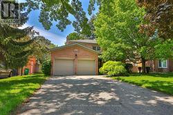 1962 CALGARY COURT  Mississauga, ON L5H 4J1