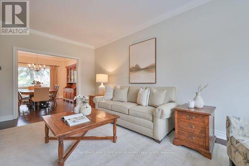 1962 Calgary Court, Mississauga, ON - Indoor Photo Showing Living Room