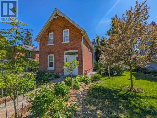 212 JAMES STREET  Bracebridge (Macaulay), ON P1L 2B8