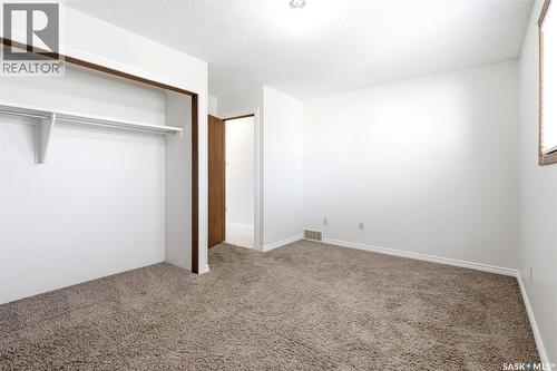 3150 Jenkins Drive E, Regina, SK - Indoor Photo Showing Other Room