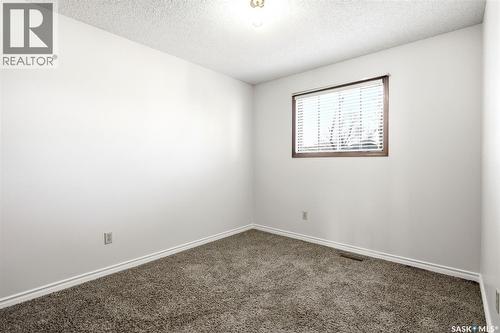 3150 Jenkins Drive E, Regina, SK - Indoor Photo Showing Other Room