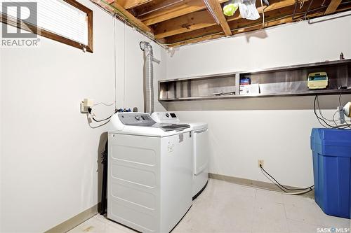 3150 Jenkins Drive E, Regina, SK - Indoor Photo Showing Laundry Room