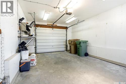 3150 Jenkins Drive E, Regina, SK - Indoor Photo Showing Garage