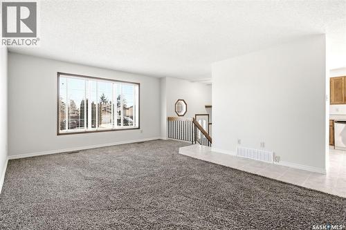 3150 Jenkins Drive E, Regina, SK - Indoor Photo Showing Other Room