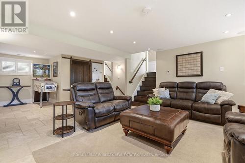 559 Rexway Court, Burlington, ON - Indoor Photo Showing Other Room