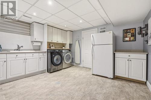 559 Rexway Court, Burlington, ON - Indoor Photo Showing Laundry Room