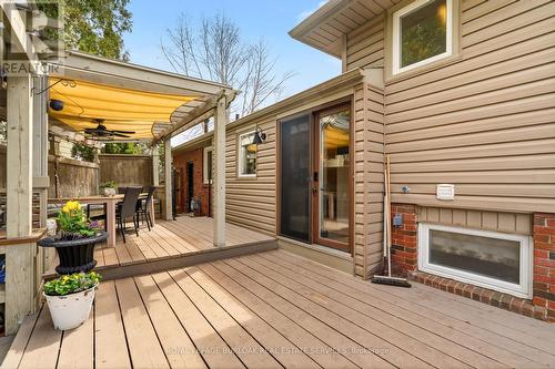 559 Rexway Court, Burlington, ON - Outdoor With Deck Patio Veranda With Exterior