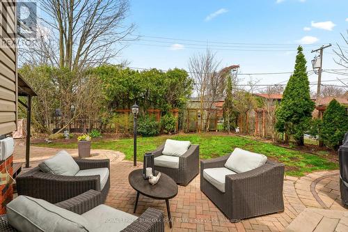 559 Rexway Court, Burlington, ON - Outdoor