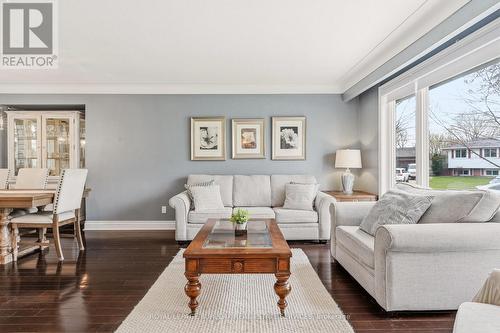 559 Rexway Court, Burlington, ON - Indoor Photo Showing Living Room