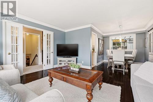 559 Rexway Court, Burlington, ON - Indoor Photo Showing Living Room