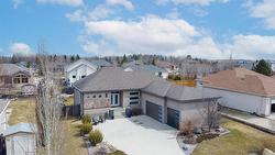34 Kyra Bay  Oakbank, MB R5N 0K9