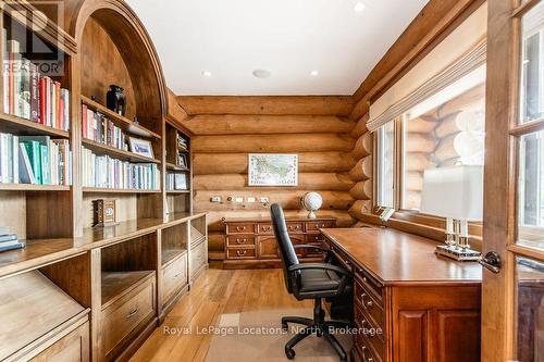 100 Melissa Lane, Tiny, ON - Indoor Photo Showing Office