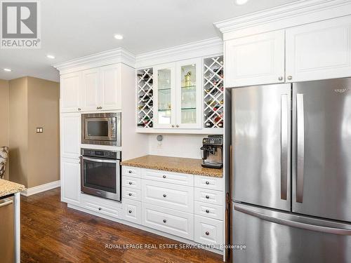 1602 Carletta Drive, Mississauga, ON - Indoor Photo Showing Kitchen With Stainless Steel Kitchen