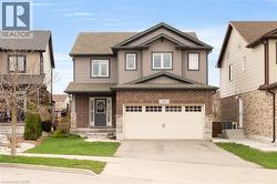 28 NEWCASTLE Court  Kitchener, ON N2R 0G7