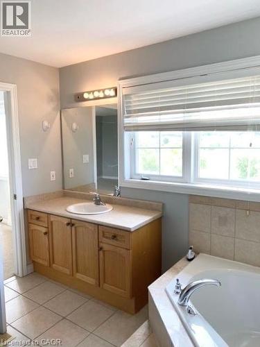 1101 Harrogate Drive, Ancaster, ON - Indoor Photo Showing Bathroom