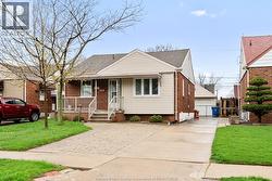 2259 Parkwood AVENUE  Windsor, ON N8W 2K1