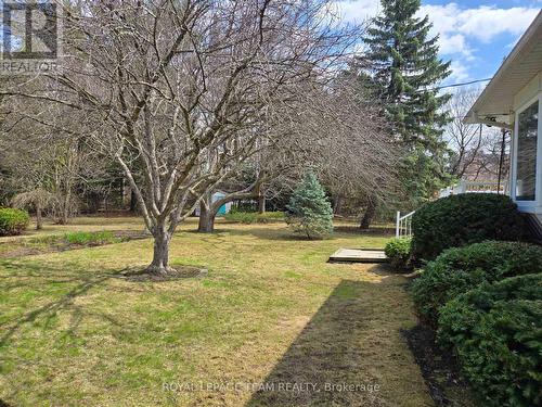 825 Killeen Avenue, Ottawa, ON - Outdoor