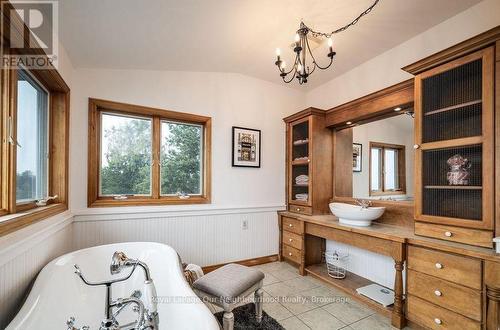 3741 Lakeshore Road E, Clarington, ON - Indoor Photo Showing Bathroom