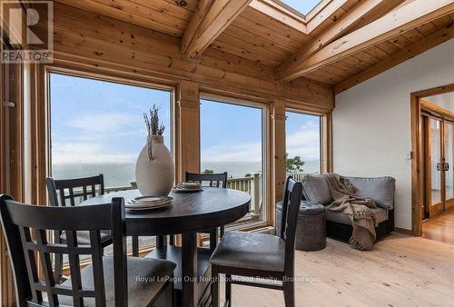 3741 Lakeshore Road E, Clarington, ON - Indoor Photo Showing Dining Room