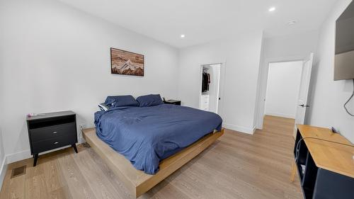 237 Shadow Mountain Boulevard, Cranbrook, BC - Indoor Photo Showing Bedroom