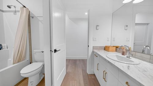 237 Shadow Mountain Boulevard, Cranbrook, BC - Indoor Photo Showing Bathroom