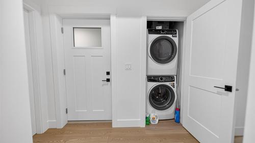 237 Shadow Mountain Boulevard, Cranbrook, BC - Indoor Photo Showing Laundry Room