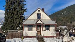 409 Taylor Street Revelstoke, BC V0E 2S0